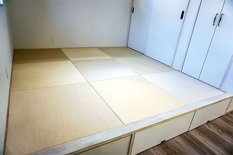 LDKの小上がり畳スペース（床下収納）
